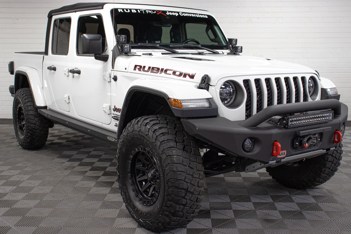 Pre-Owned 2020 Jeep Gladiator JT Rubicon HEMI Bright White, 22k Miles